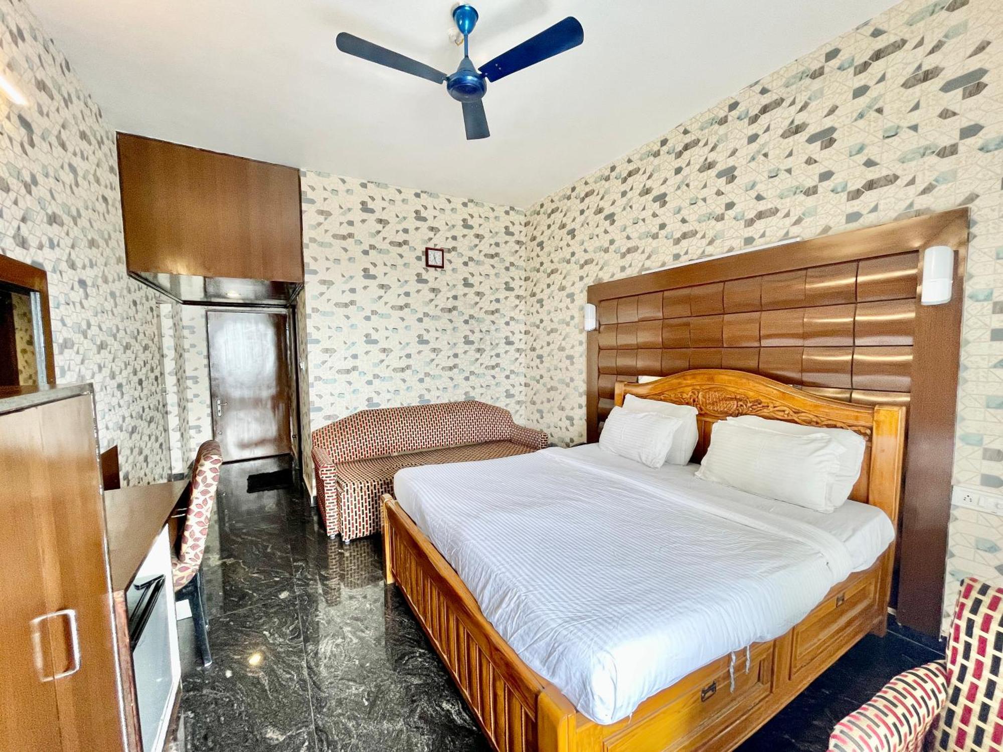 Hotel V-I Near Sea , Puri Private-Park -Gym-Spa Fully-Airconditioned-Hotel Lift-And-Parking-Facilities Breakfast-Included Zewnętrze zdjęcie