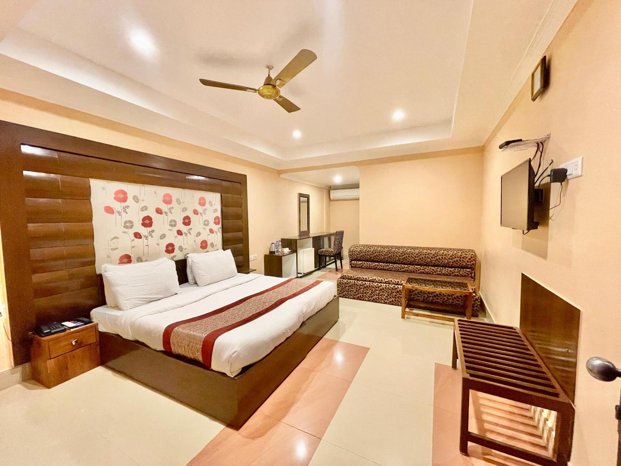 Hotel V-I Near Sea , Puri Private-Park -Gym-Spa Fully-Airconditioned-Hotel Lift-And-Parking-Facilities Breakfast-Included Zewnętrze zdjęcie