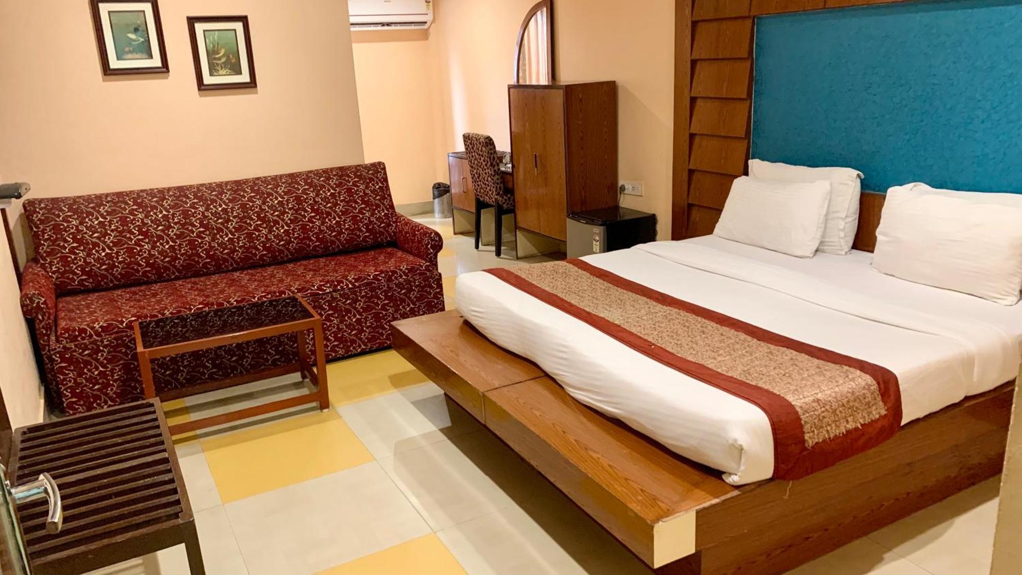 Hotel V-I Near Sea , Puri Private-Park -Gym-Spa Fully-Airconditioned-Hotel Lift-And-Parking-Facilities Breakfast-Included Zewnętrze zdjęcie