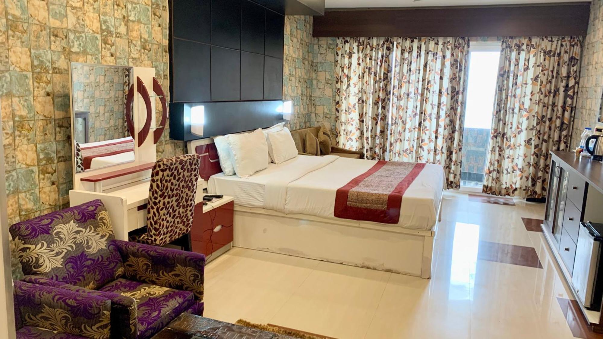 Hotel V-I Near Sea , Puri Private-Park -Gym-Spa Fully-Airconditioned-Hotel Lift-And-Parking-Facilities Breakfast-Included Zewnętrze zdjęcie