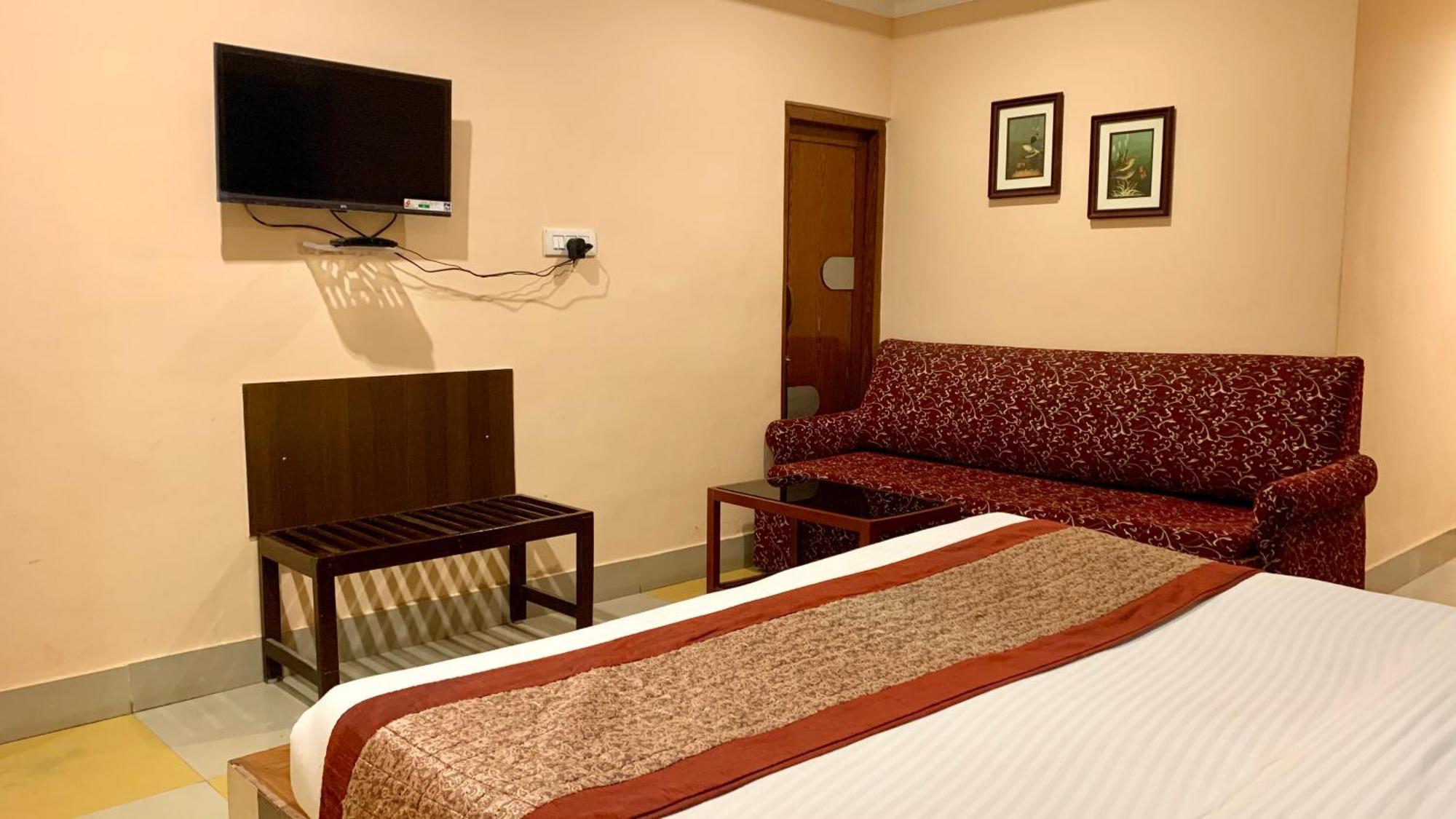 Hotel V-I Near Sea , Puri Private-Park -Gym-Spa Fully-Airconditioned-Hotel Lift-And-Parking-Facilities Breakfast-Included Zewnętrze zdjęcie