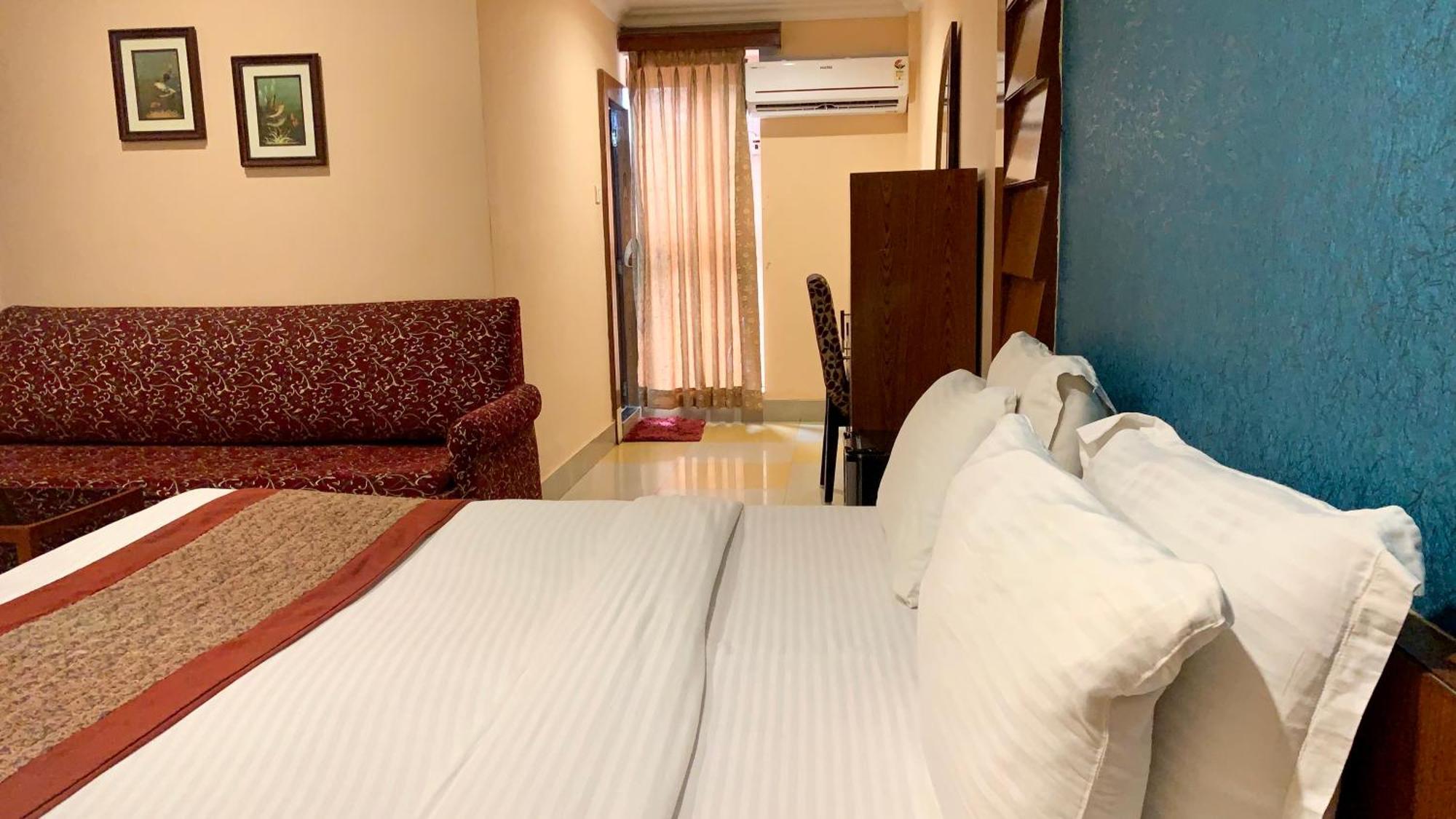 Hotel V-I Near Sea , Puri Private-Park -Gym-Spa Fully-Airconditioned-Hotel Lift-And-Parking-Facilities Breakfast-Included Zewnętrze zdjęcie